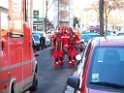 Einsatz Feuerwehr SEK Polizei Koeln Nippes Merheimerstr P037
